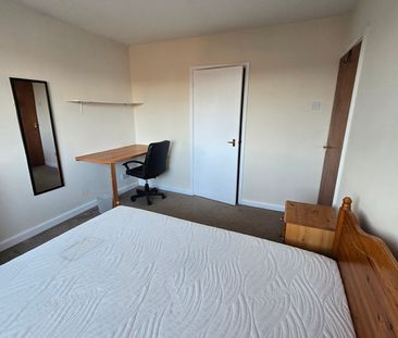 5 bed house to rent in Bluebell Crescent, Norwich, Norwich - Photo 2