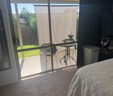 1 Heron Avenue West - Photo 4