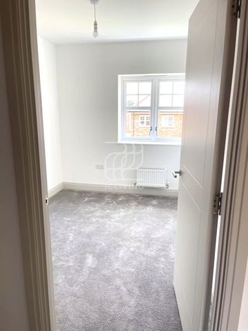 The Fairway, FLEET, GU51 - Photo 4