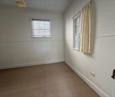 The perfect house for a mad Cats Fan! - Photo 2