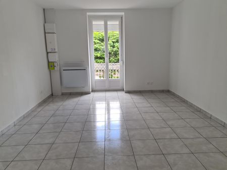 Location Appartement 2 pièces 48m² LE CREUSOT 71200 - Photo 2