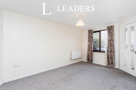 2 bedroom terraced house to rent - Photo 4