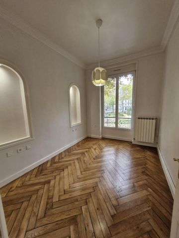 Location Appartement 3 pièces 69m² LYON 7ème - Photo 2
