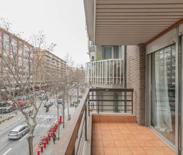 Avinguda del Paral·lel, Barcelona, Catalonia 08015 - Photo 3