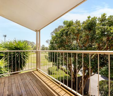 Contemporary 3-Bedroom Townhouse with Ensuite & Courtyard - Photo 4