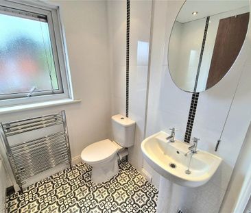 3 bedroom end of terrace house to rent - Photo 4