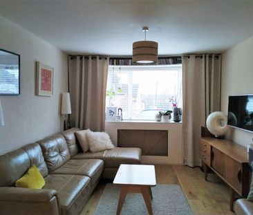 2 bedroom Terraced House to let - Photo 5