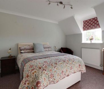 4 bedroom detached house to rent - Photo 5