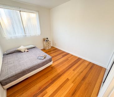 MELBOURNE CITY VIEW TWO BEDROOM APARTMENT. - Photo 4