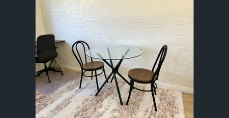 FURNISHED ONE-BEDROOM UNIT – 100M FROM UWA & BROADWAY FAIR - Photo 3