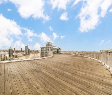 Lombard Road, Battersea, SW11, London - Photo 5