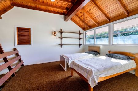 UNFORGETTABLE 1980'S CLASSIC HOME - Photo 2