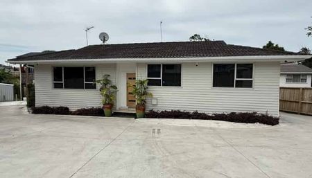 Modern 3 Bedroom Home in Prime Māngere Location - Photo 3