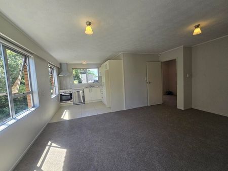 Modern 2-Bedroom Unit – Prime Location-Hub - Photo 3