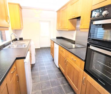 Beehive Lane, Chelmsford - Photo 3