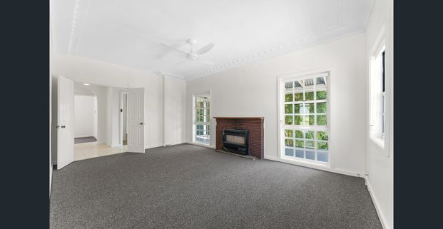 Centrally Located Family Home - Photo 1