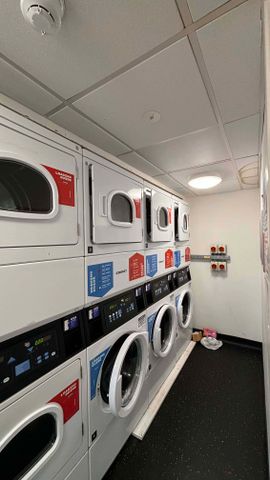 Double Wheelchair Accessible Studio - Photo 5