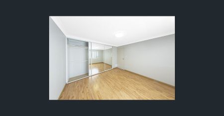 Spacious Townhouse With Everything Nearby - Photo 4