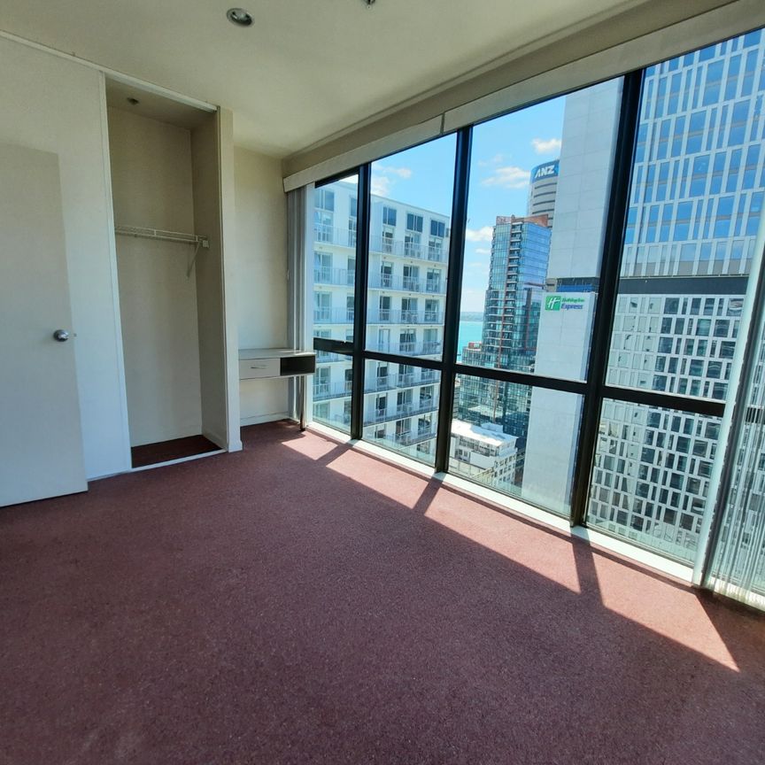 Great Central Location - Photo 1