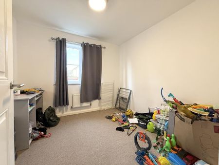 17 Rathbone Crescent - Photo 2