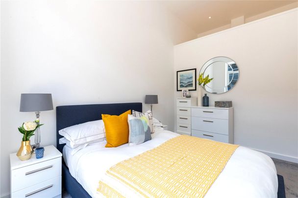 1 bedroom Flat in Parkview House, Wokingham - Photo 1