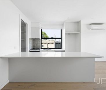 Clean, Convenient Townhouse! - Photo 6