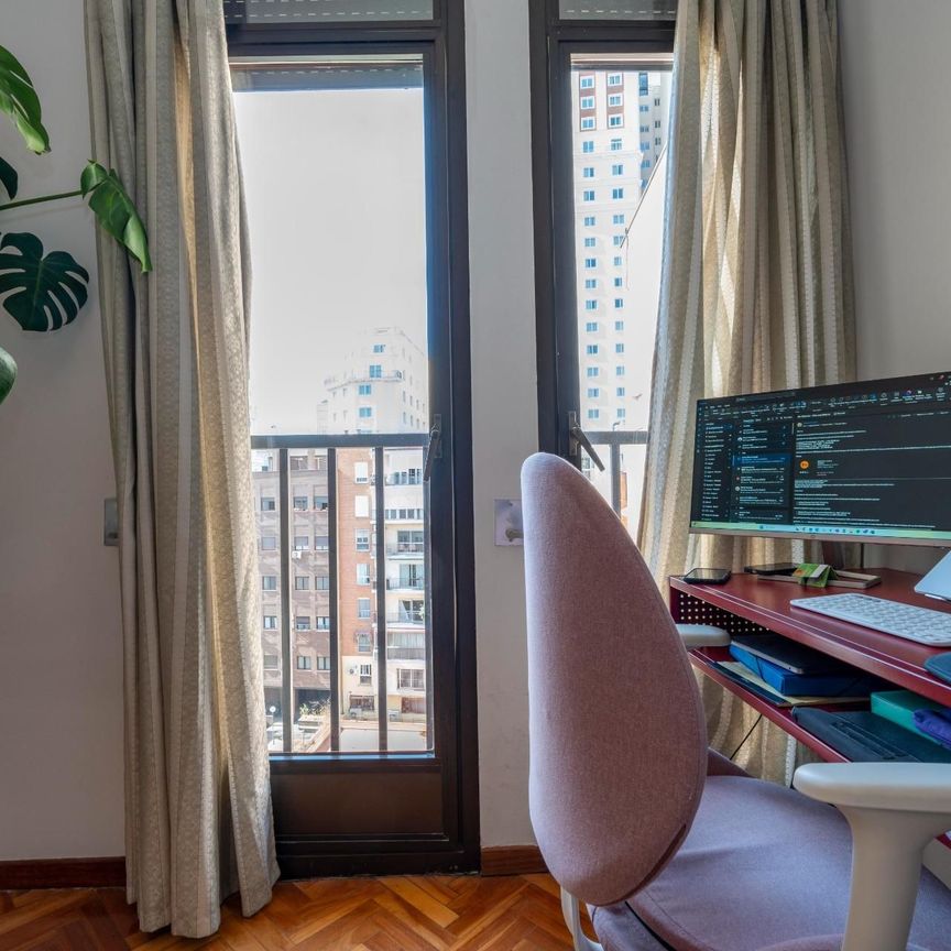 Piso de alquiler en Plaza Conde de Toreno, Universidad - Malasaña - Photo 1