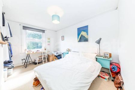 Good size two bedroom located on a sought after location in Crouch End - Photo 4