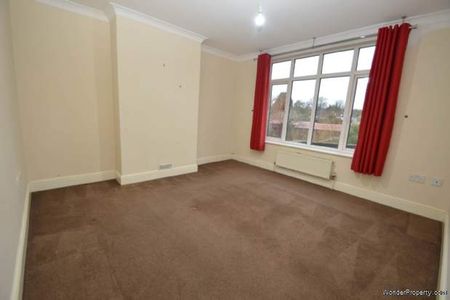 2 bedroom property to rent in Chertsey - Photo 4