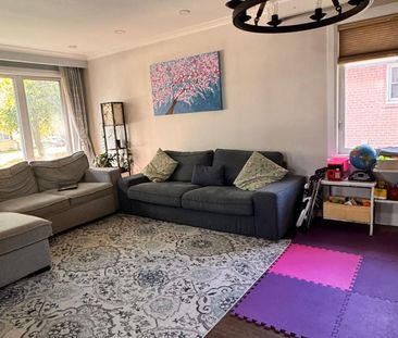 For Lease - 30 Gentian Drive, Toronto, Ontario - Photo 2