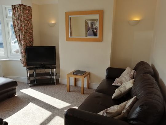 Glynne Road, Bangor, Gwynedd, LL57 - Photo 1