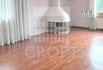 Attic-Cassia: 250mq. Top floor in addition to 250mq. of panoramic terraces. Spacious living, dining, 5 bedrooms, 3 baths, maid’s room, 3 panoramic terraces, parking, silent,. Located at begining of Cassia, near Schools. Ref 160