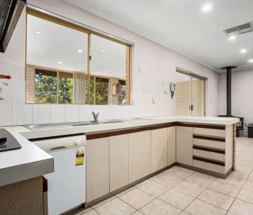 Expansive Living in a Prime Location! - Photo 4