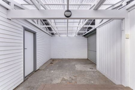 City Centre - 4 Bedrooms - Photo 3