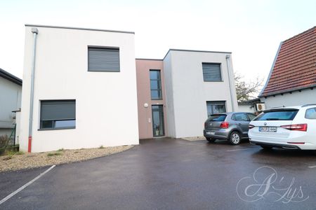 THIONVILLE GARCHE – Appartement 2 pièces – Une chambre – Terrasse – Jardin – Deux places de parking extérieur - Photo 5