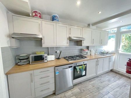 House share to rent - Photo 4