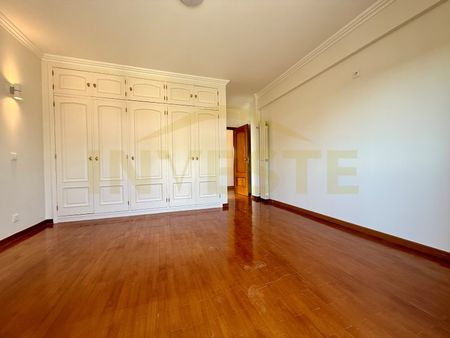 Moradia T4 em Lisboa - Photo 2