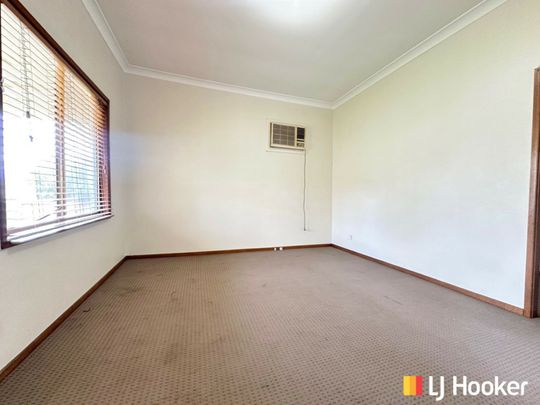 Two Bedroom Home In Prime Location!! - Photo 1