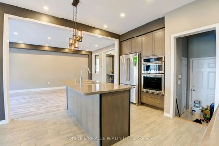 Detached Home For Lease | X8132356 - Photo 3