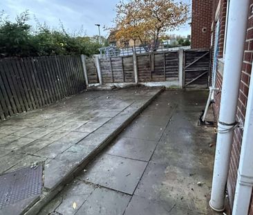 3 bed Semi-Detached - To Let - Photo 2