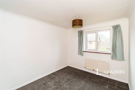 3 bedroom house to rent Burley Close, Chandler's Ford, Eastleigh, SO53 - Photo 4