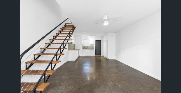 2-Bedroom Unit in Prime Broadbeach Location! - Photo 1