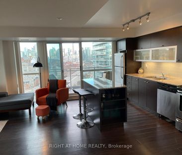 Vibe at Liberty Village Lofts , #1409 - Photo 4