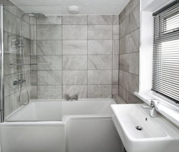 3 bedroom terraced house to rent - Photo 6