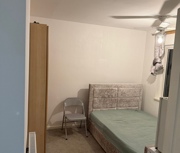 1 bedroom in a house share to rent - Photo 6