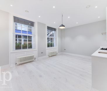 Flat, Carnaby Street, Soho, W1F - Photo 2