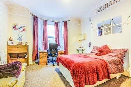 6 bedroom property to rent Forfield Place, Leamington Spa, CV31 - Photo 3