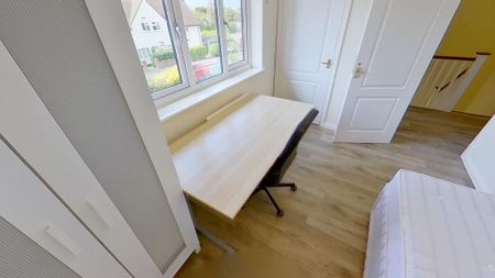 6 bedroom semi-detached house to rent - Photo 5