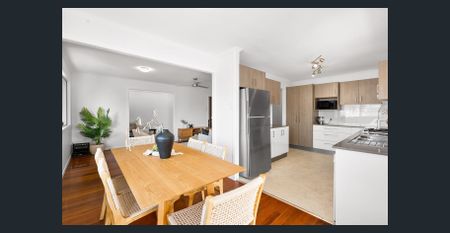 Fantastic Family Home in Quiet Cul-De-Sac - Photo 3