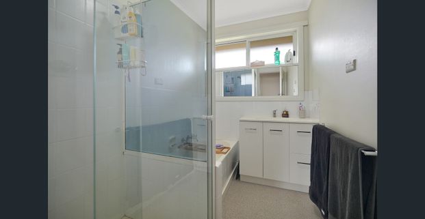 Charming Home in Quiet Court Location - Photo 1